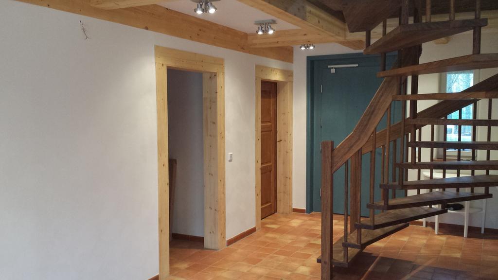 הוילה בורג Exklusives Holzhaus חדר תמונה